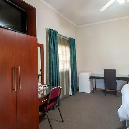 Lala Dene Lodge Bloemfontein Exterior foto