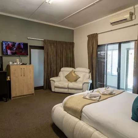 Lala Dene Lodge Bloemfontein Exterior foto